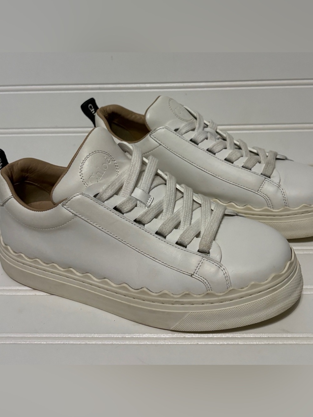 CHLOE Lauren White Leather Scallop Sneakers Shoes Womens Size 37 US Size 7